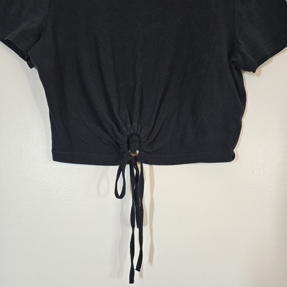 New Rails Zena Drawstring Keyhole Cropped Crewneck Tee Black Medium - Picture 5 of 9